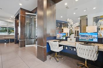 Resident business center with upgraded pcs